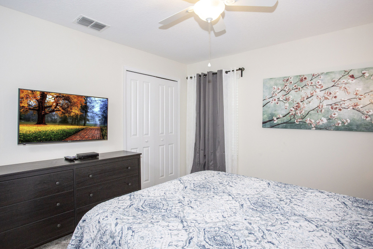 Bedroom 3, Stunning 5 Bd Home w/ Pool Close to Disney 4822, Osceola