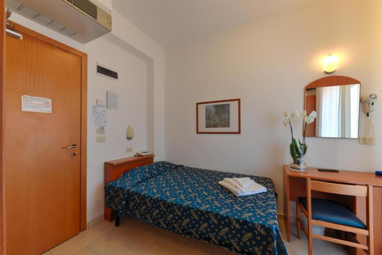 Bedroom 2, HOTEL TAORMINA, Rimini