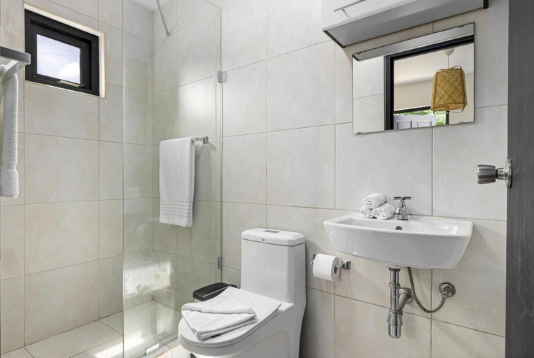Bathroom 4, Unique Modern 4BR w Large Private Pool Mini Golf