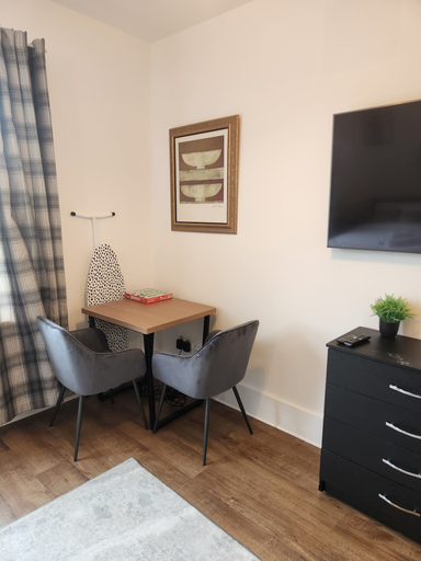 Others 5, 1 Bed Flat - Sleeps 3 - Parking - Wifi, Kent