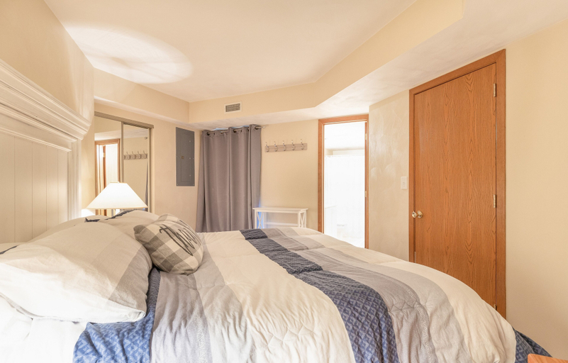 Bedroom 3, Seven Springs 2BR Loft Premium Condo, sleeps 11! by RedAwning, Somerset