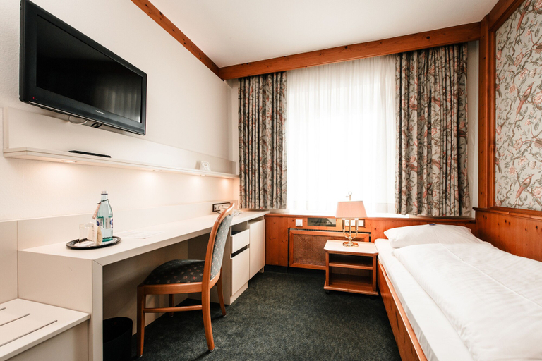 Bedroom 3, Hotel Ochsen, Alb-Donau-Kreis