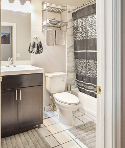 Bathroom, Downtown Detroit Loft - Fully equipped & Absolutely Gorgeous theme by RedAwning, Wayne