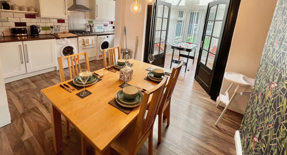 Others 4, Remarkable 2-bed House in Coventry, Coventry