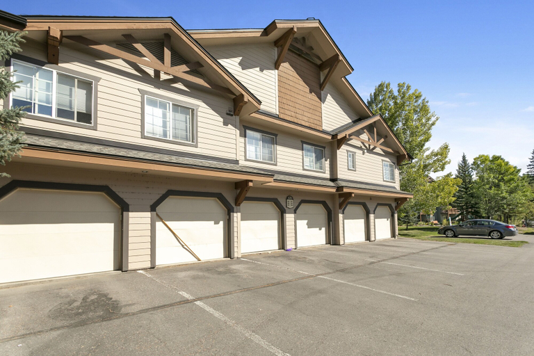 Parking, 901 Crazy Horse Circle 2 Bedroom Condo by RedAwning, Eagle