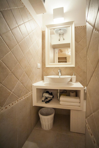 Bathroom 2, Il Calascione Apulian Villas, Bari