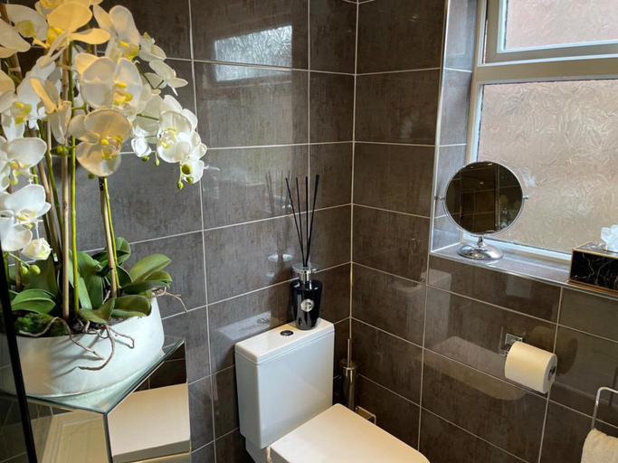 Bathroom 3, 'cosy Cottage' - 2 Bed High End Cottage in Bawtry, Nottinghamshire