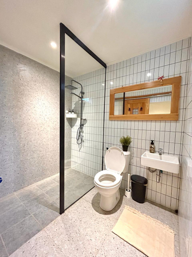Bathroom 5, Villa Majalengka, Majalengka
