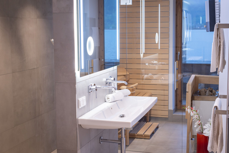 Bathroom 4, Lakefront Suite 148, Zell am See