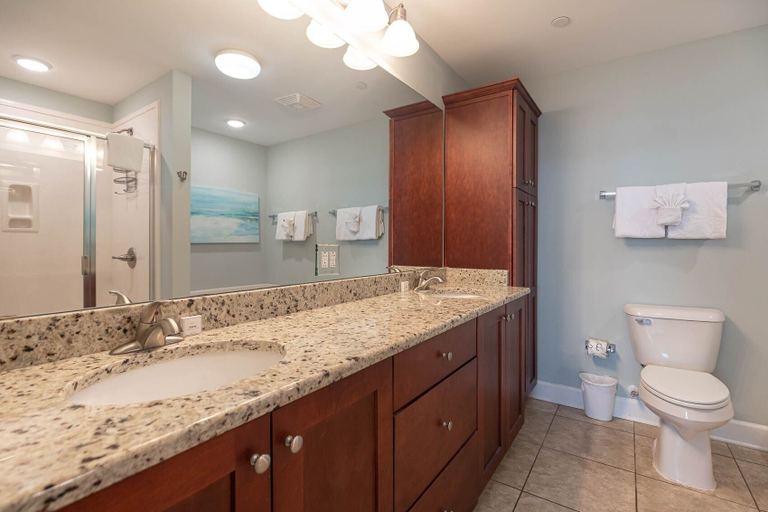 Bathroom 5, Phoenix Gulf Shores 2001 4 Bedroom Condo, Baldwin