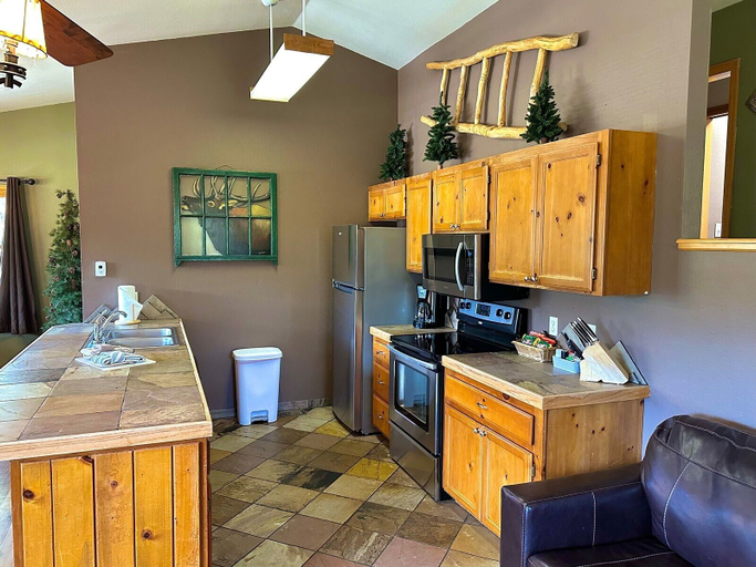 Others 4, Lazy R Cottages: 15 2 Bedroom Cabin, Larimer