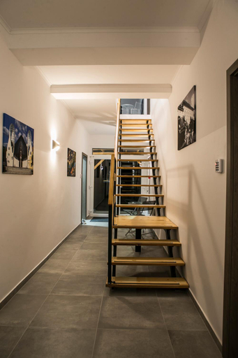Facilities 2, Marusius Apartmanhaz, Makó