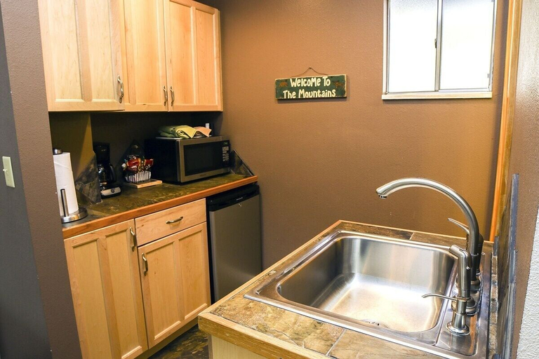 Others 5, Fawn Valley Inn: 256 1 Bedroom Apts, Larimer