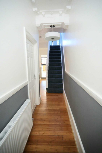 Others 3, Impeccable 3-bed House in Plumstead, London, London