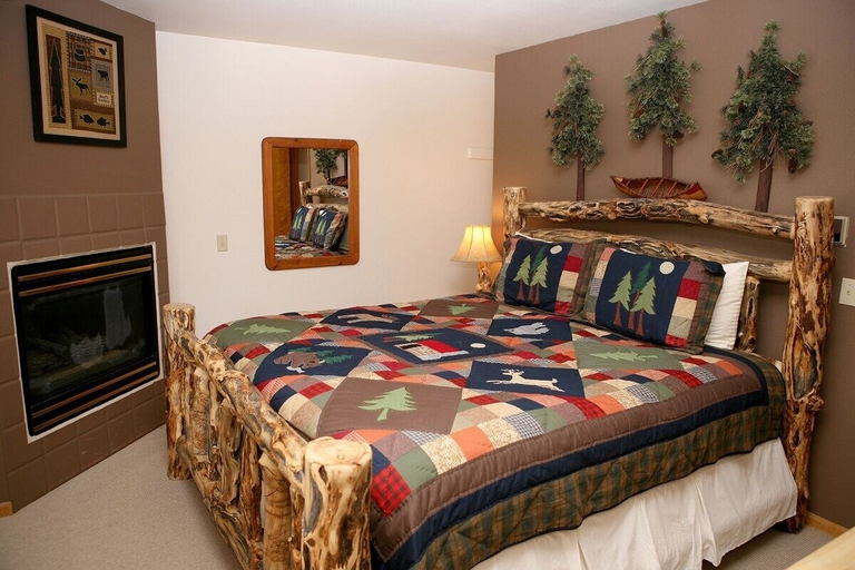 Bedroom 2, Lazy R Cottages: 15 2 Bedroom Cabin, Larimer