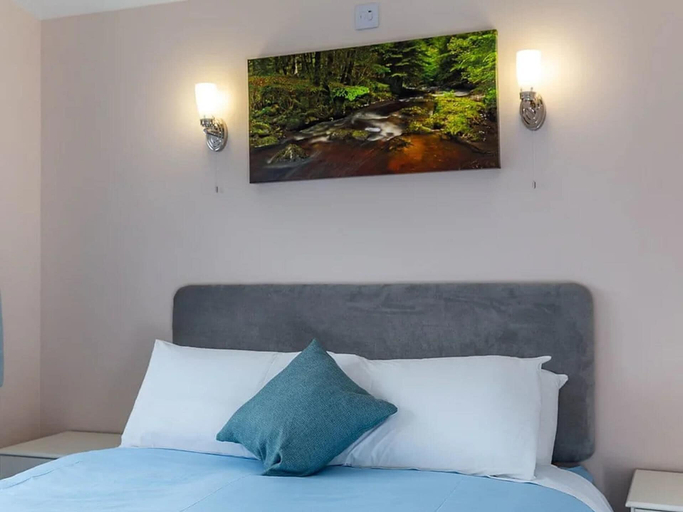 Room 2, Kilninver Chalet on Reelig Estate, Highland