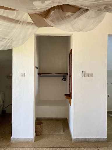 Bedroom 2, White Star Ocean View Hotel, Kusini