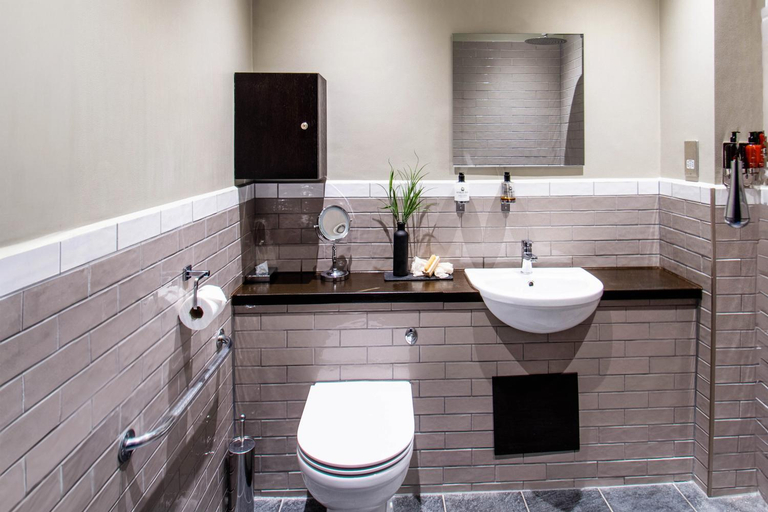 Bathroom 3, Eton House - Self Check-In, Ensuite Rooms & Self-Catering Studios, Somerset