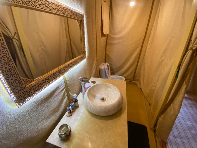 Shower, Merzouga Heart Luxury Camp, Errachidia