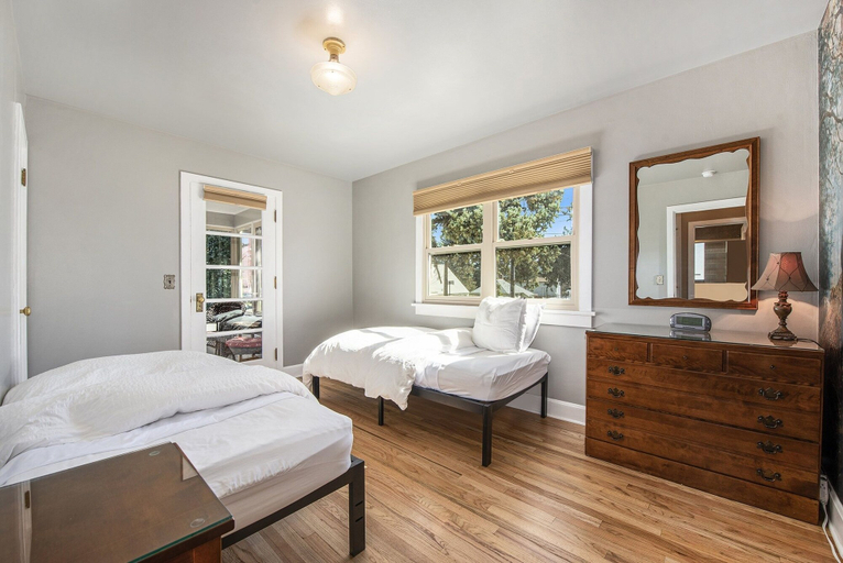 Room 5, Your Vacation House ---ev#3216 2 Bedroom Home by RedAwning, Larimer