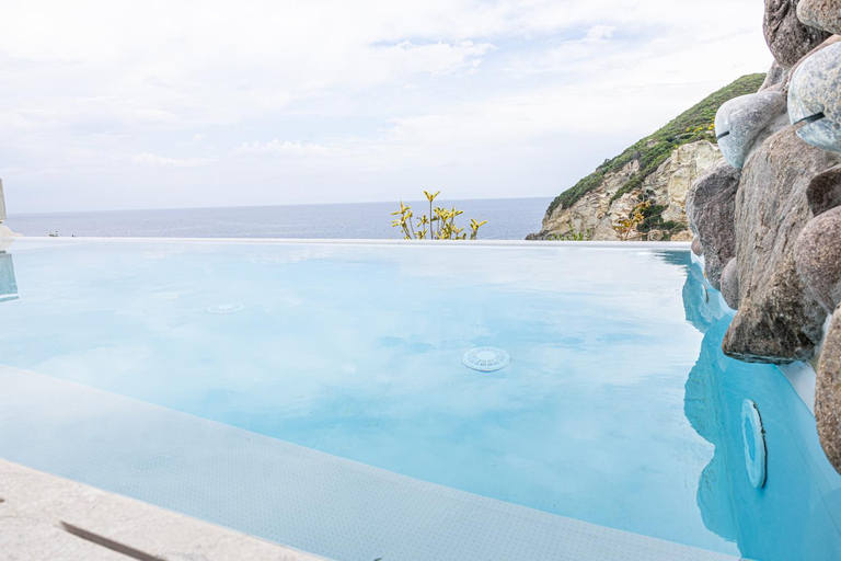 Others 5, Relais Solis, Latina