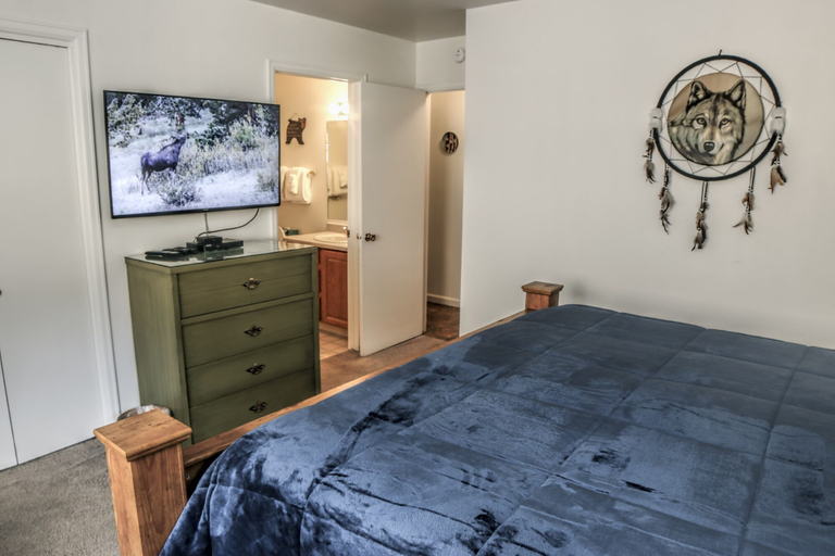 Room 2, Fawn Valley Inn: 242 2 Bedroom Apts, Larimer