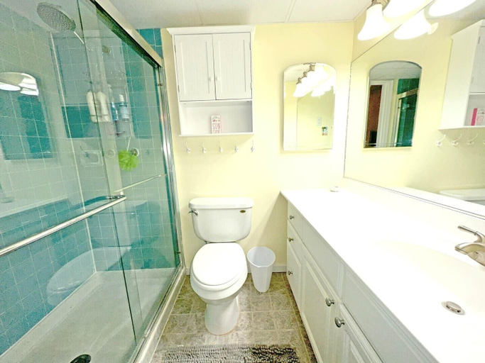 Bathroom 2, The Chateau 101b 2 Bedroom Condo by RedAwning, Worcester