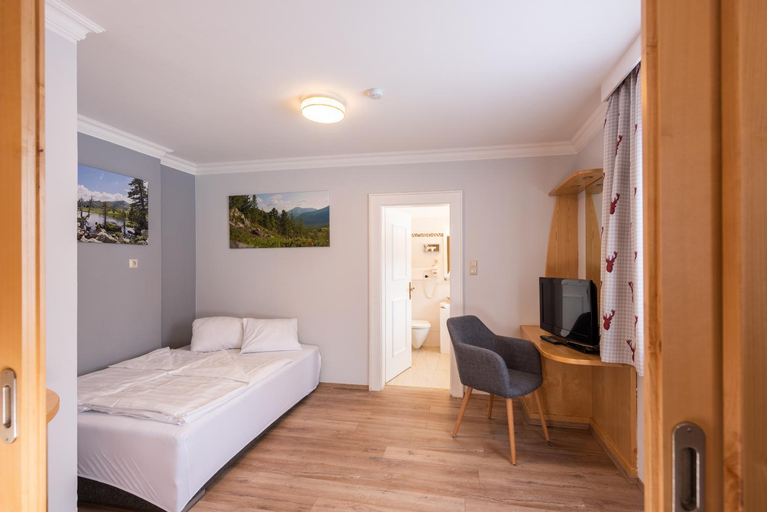 Bedroom 14