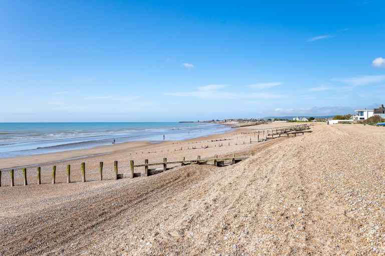 Others 5, Blissful Bay Just a Stone s Throw Away, East Sussex