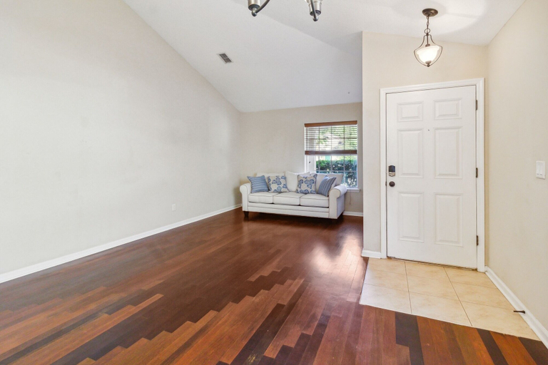 Others 5, Exquisite Waterfront Retreat - Pet Friendly by RedAwning, Saint Johns