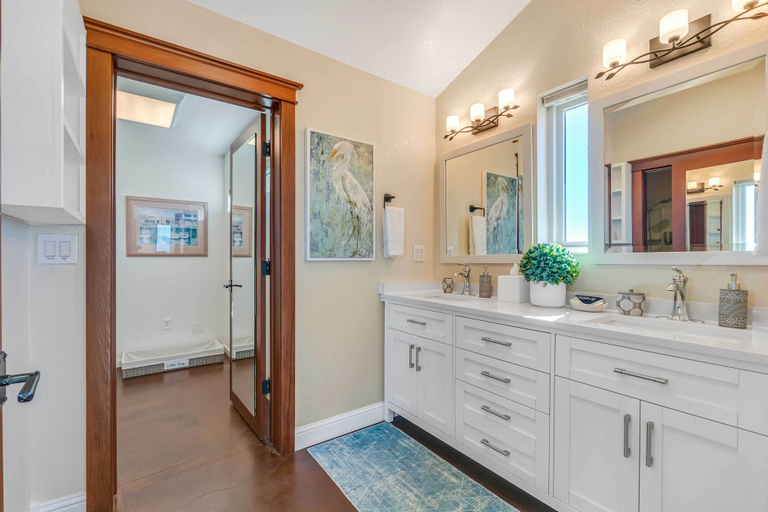Bathroom 4, 'Dream Weaver' House w/ Hot Tub & Ocean View!, Mendocino