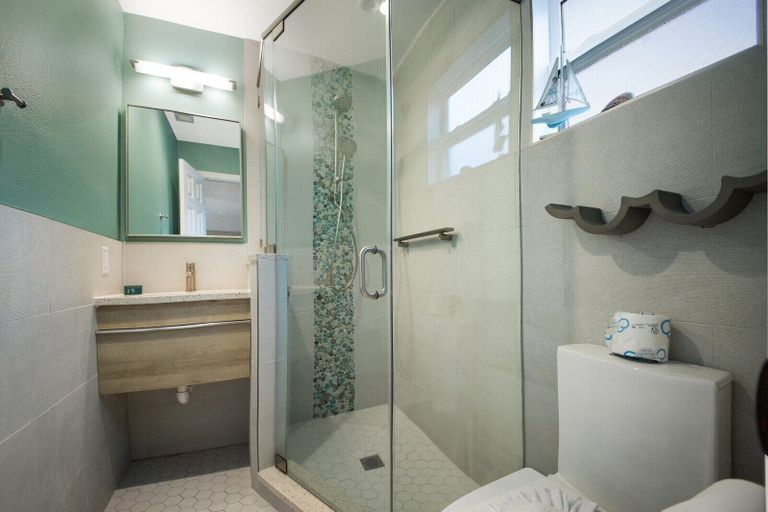 Bathroom 3, Canario  3 Bedroom Home by RedAwning, Manatee