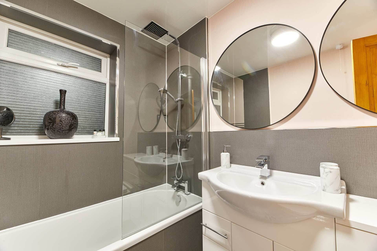 Bathroom 4, Host Stay The Blacksmiths, Northumberland