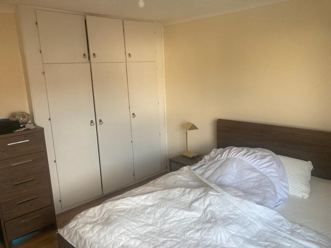 Bedroom, Stunning 3 -bed Semi Detached House in Cambridge, Cambridgeshire