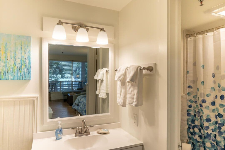 Bathroom 3, 517 Sunsuite, Beaufort
