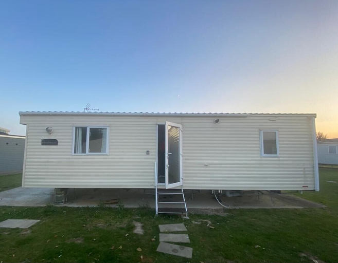 Exterior 4, 2br-sleeps6-wifi-freeparking-holidaypark, Essex