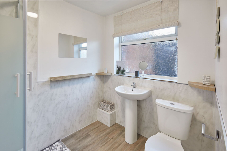 Bathroom 3, Host Stay The Railway Cottage, Redcar and Cleveland