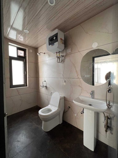 Bathroom 2, The Getaway BNB, Shimla