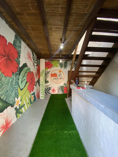 Others 3, CHECK INN, Santa Elena