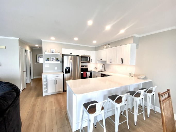 Private kitchen 4, Harbour Island 402l 2 Bedroom Home by RedAwning, Worcester