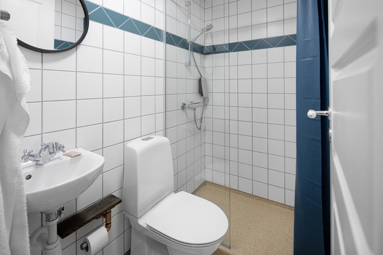 Bathroom 3, Hotel Sidesporet, Holbæk