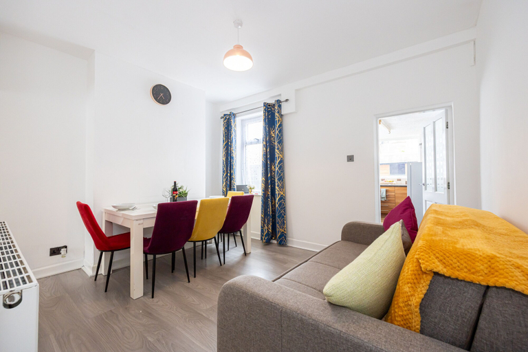 Others 5, Immaculate 3-bed House in Accrington, Lancashire