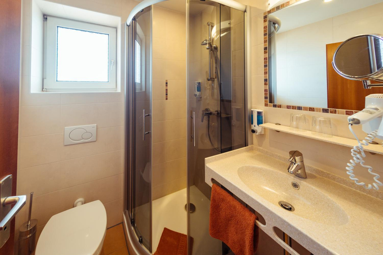 Bathroom 3, Hotel Sonnental, Tirschenreuth