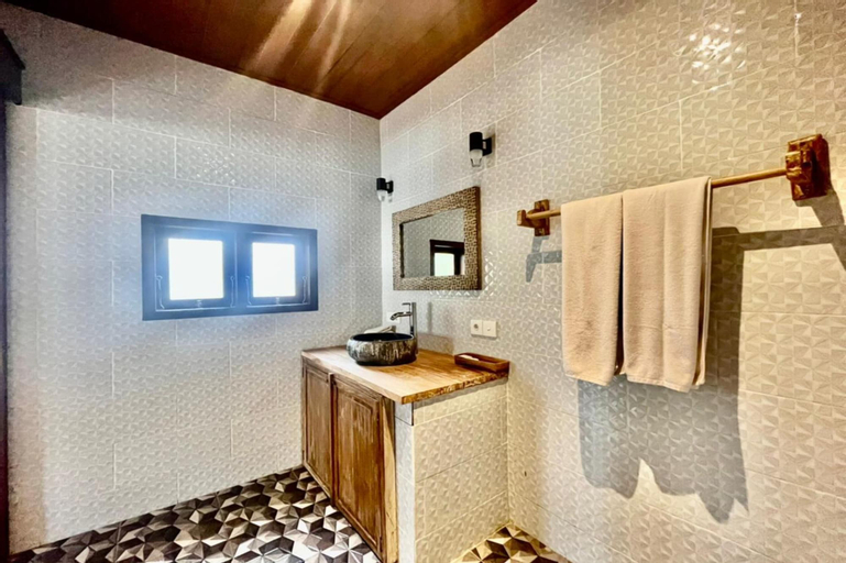 Bathroom 6