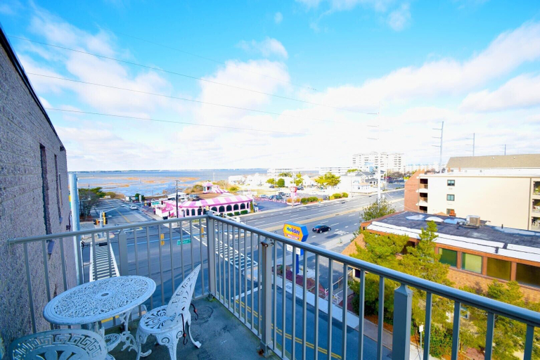 Balcony, Jada 4H 1 Bedroom Condo by RedAwning, Worcester