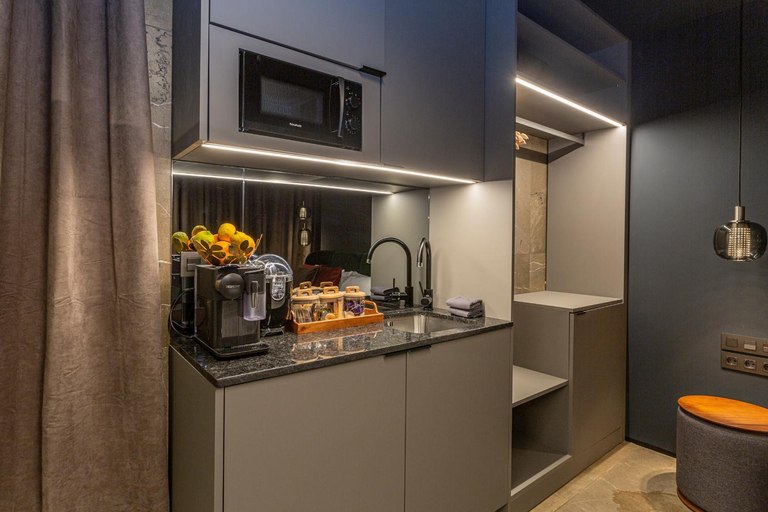 Food & Drinks, LUXURY EVOLUTION ROOMS, Alicante