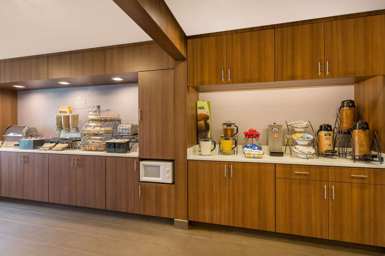 Food & Drinks 5, Microtel Inn & Suites By Wyndham Richmond Airport, Henrico