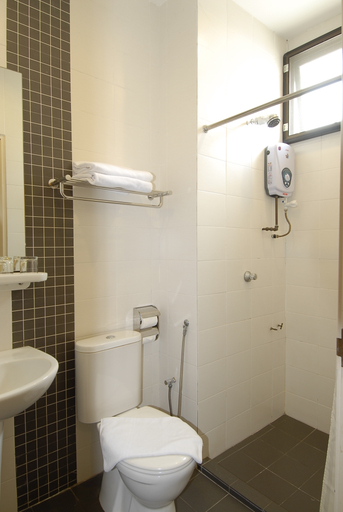 Bathroom 5, Victoria Inn Hotel, Pulau Penang