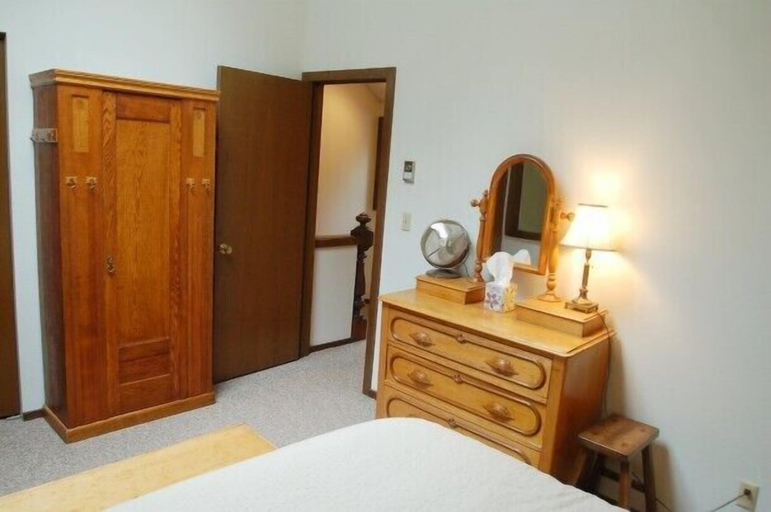 Bedroom 3, Mt Baker Lodging Condo 57 - Sleeps 6, Whatcom