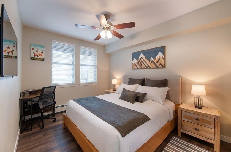 Room 5, Fraser Crossing/Founders Pointe, Condo 1 Bedroom w/Kitchenette Premium Unit 4547, Grand